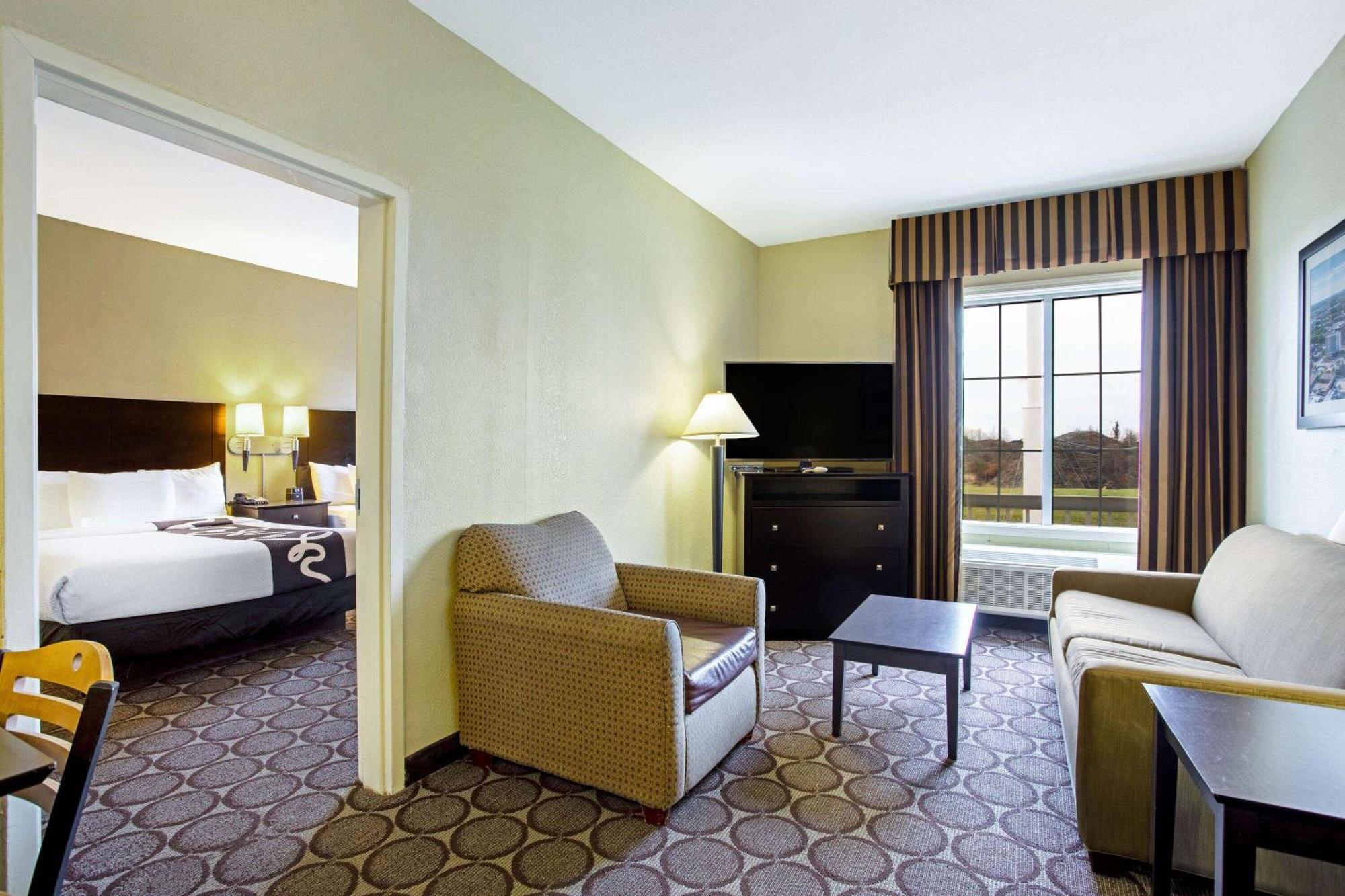 La Quinta By Wyndham Lexington South / Hamburg Hotell Exteriör bild