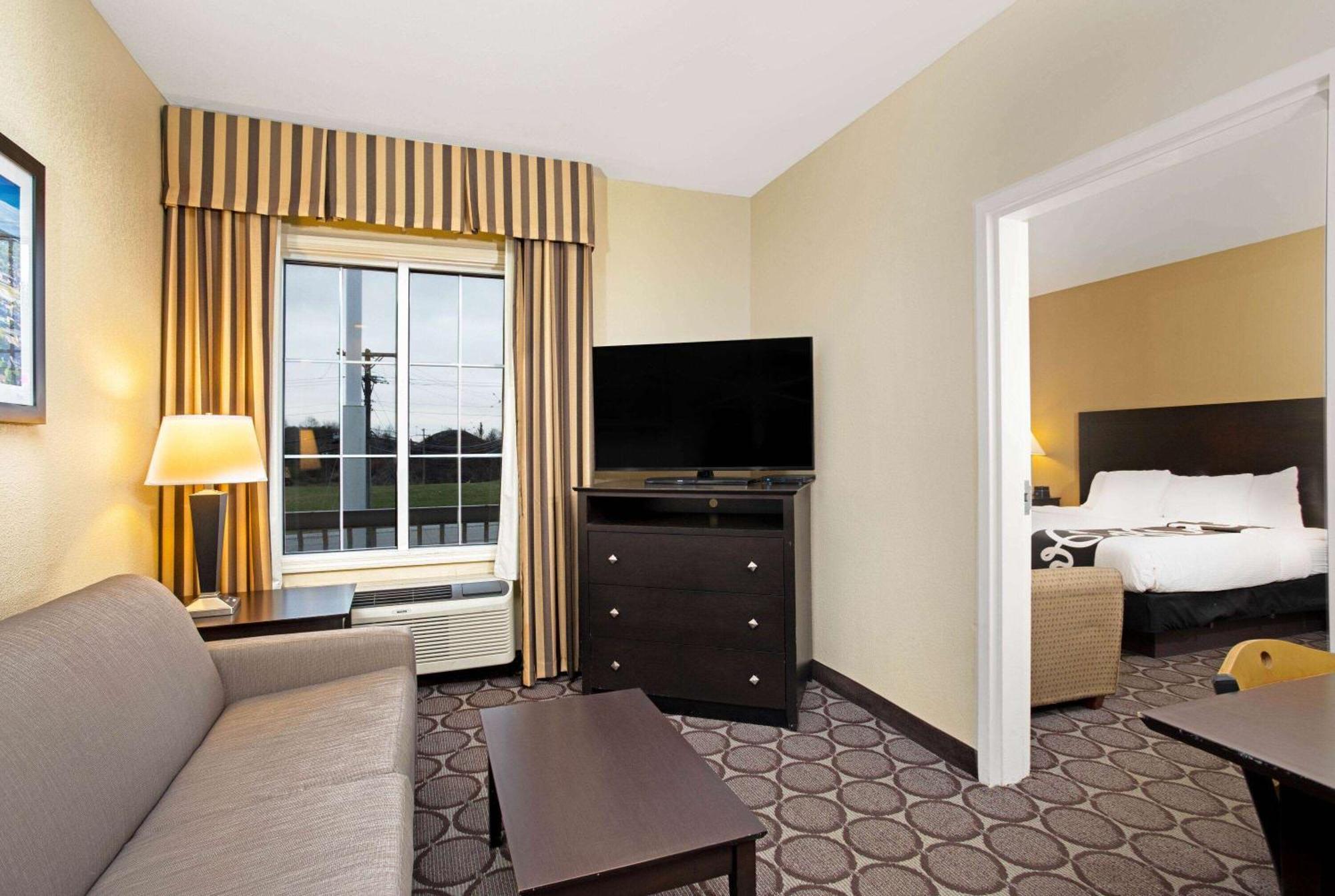 La Quinta By Wyndham Lexington South / Hamburg Hotell Exteriör bild